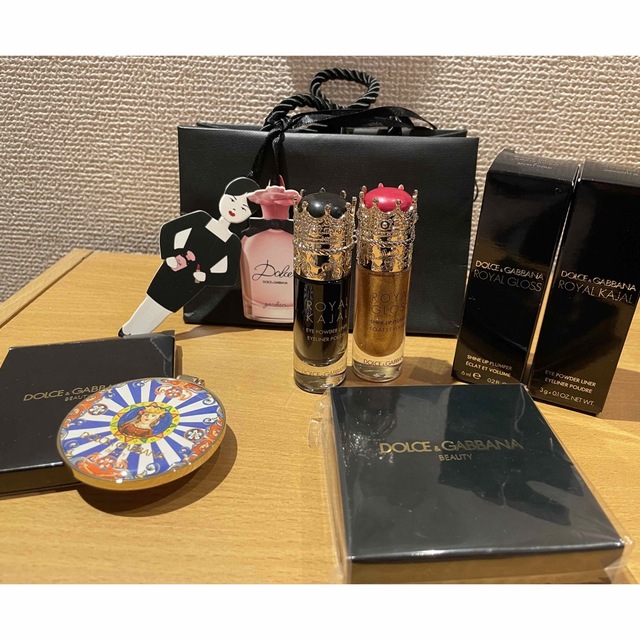 DOLCE & GABBANA BEAUTY(ドルチェアンドガッバーナビューティ)のドルチェアンドガッバーナ クリスマスコフレ コスメ/美容のベースメイク/化粧品(リップグロス)の商品写真