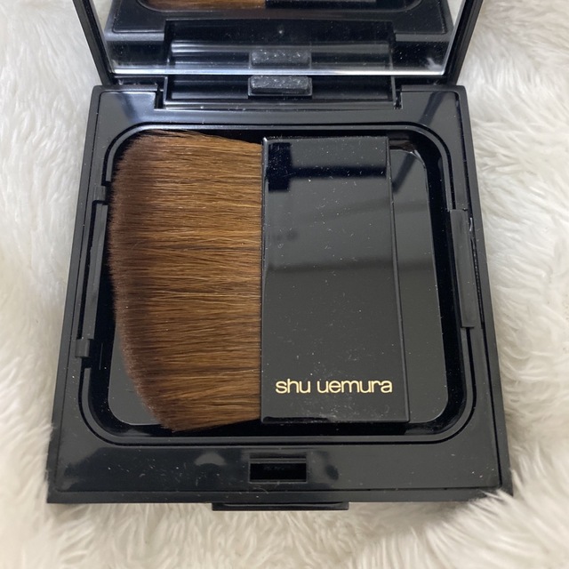 shu uemura(シュウウエムラ)のシュウウエムラ　ワンピース　ハイライト コスメ/美容のベースメイク/化粧品(フェイスカラー)の商品写真