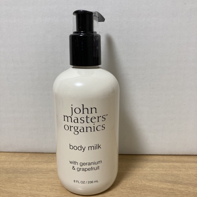 John Masters Organics(ジョンマスターオーガニック)の【匿名配送・新品未使用】ジョンマスターオーガニック G&GボディミルクN コスメ/美容のボディケア(ボディローション/ミルク)の商品写真