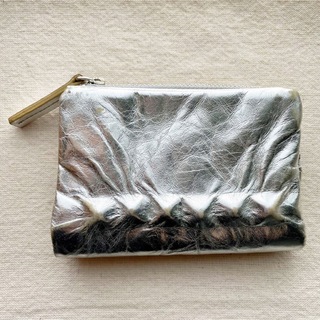 ズッカ(ZUCCa)のZUCCa シルバースタッズデザイン　二つ折り財布　使用感あり　付属品あり(財布)
