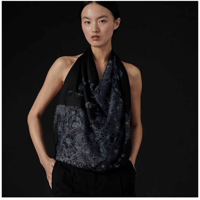 新品未使用】エルメス《ローブ・レジェール》刺繍スカーフ カレ90