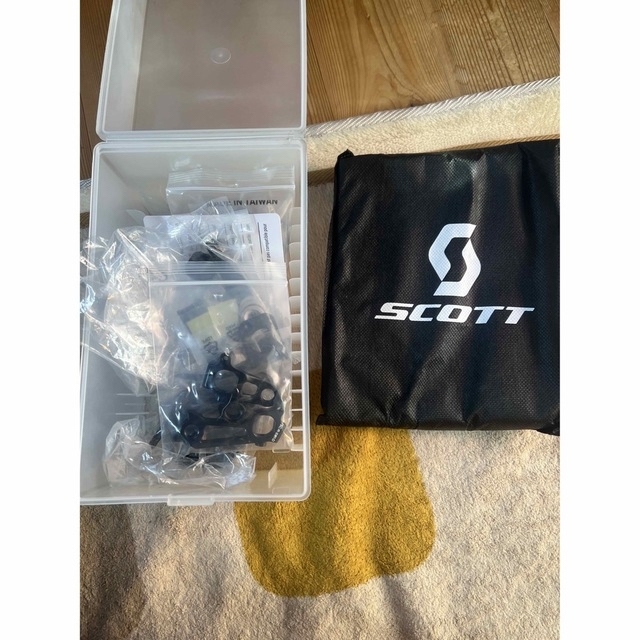 SCOTT(スコット)のADDICT RC ULTIMATE Mサイズ　ホイールなし スポーツ/アウトドアの自転車(自転車本体)の商品写真