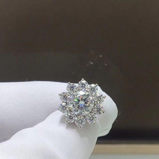 優れた品質 【1カラット 】輝くモアサナイト ピアス K18PG ピアス