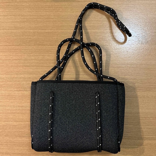 qbag super mini ブラック レディースのバッグ(ショルダーバッグ)の商品写真
