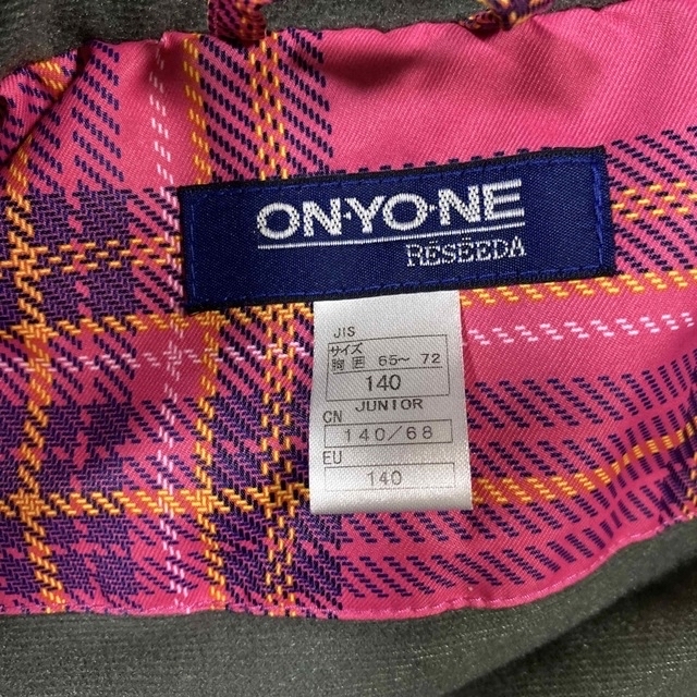 ONYONE(オンヨネ)の140 スノーウェア上下セット キッズ/ベビー/マタニティのキッズ服女の子用(90cm~)(その他)の商品写真