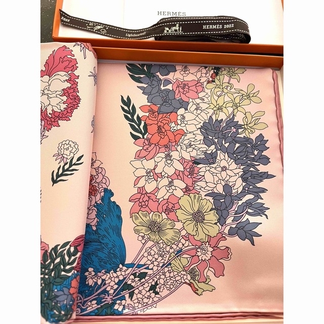 Hermes - 新品タグ付き⭐︎エルメス⭐︎カレ90⭐︎ローブレジェール