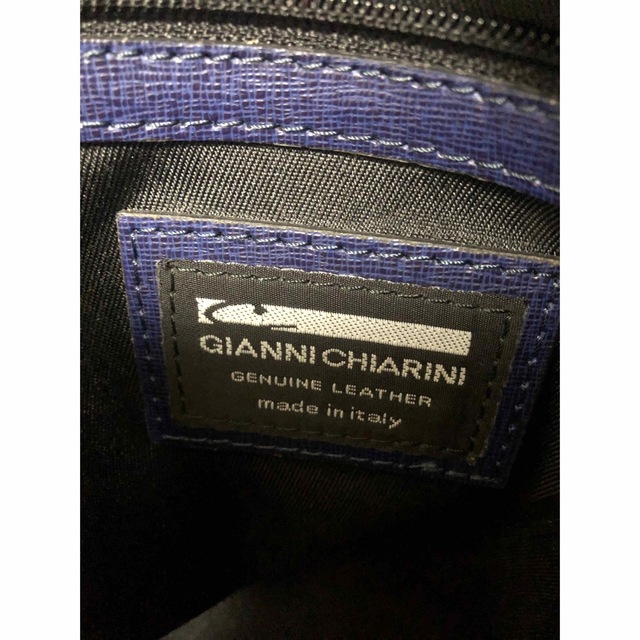 GIANNI CHIARINI(ジャンニキャリーニ)のGIANNI CHIARINI 紺色リュック レディースのバッグ(リュック/バックパック)の商品写真
