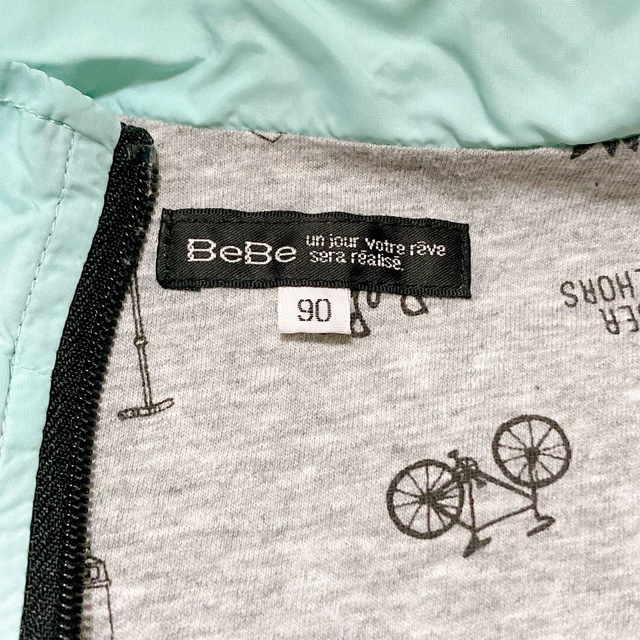 BeBe(ベベ)のBeBe べべ ウインドブレーカー ミントグリーン 90 キッズ/ベビー/マタニティのキッズ服男の子用(90cm~)(ジャケット/上着)の商品写真