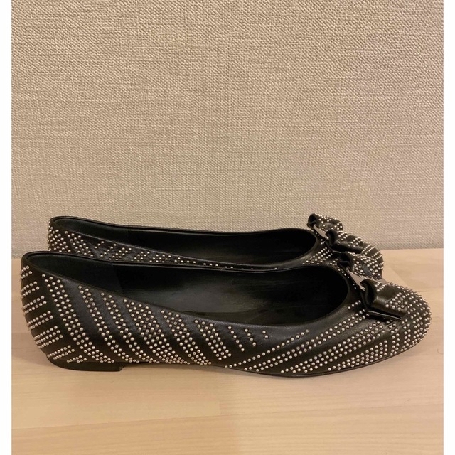 Salvatore Ferragamo(サルヴァトーレフェラガモ)のnicol様専用　フェラガモ Ferragamo ヴァリナ 7.5 新品 レディースの靴/シューズ(バレエシューズ)の商品写真