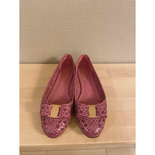 フェラガモ Ferragamo ヴァリナ 7.5 美品