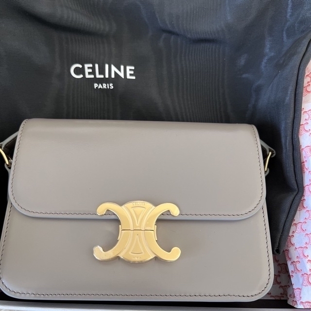 celine(セリーヌ)の💖希少色　セリーヌ　トリオンフ💖CELINE トリオンフショルダー新品 レディースのバッグ(ショルダーバッグ)の商品写真