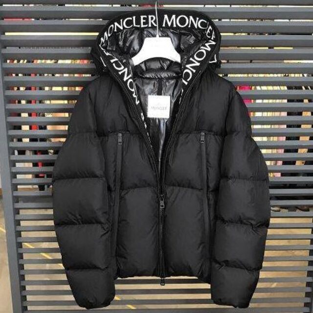 MONCLER - MONCLER ダウンベスト  新品