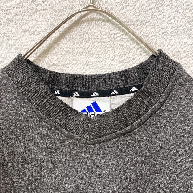 adidas(アディダス)のadidas アディダス　スウェット　トレーナー　刺繍ロゴ　スポーツロゴ　L メンズのトップス(スウェット)の商品写真