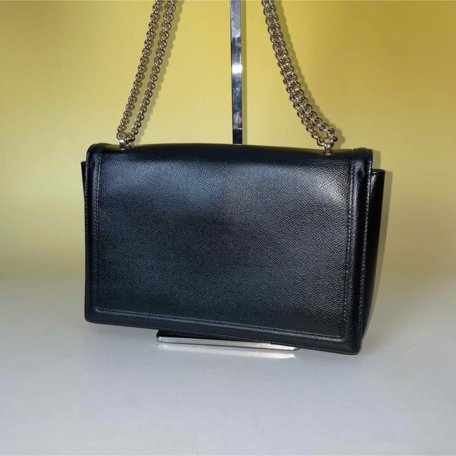 フェラガモ 美品 黒 ヴァラ リボン チェーン ショルダーバッグ フェラガモ 美品 黒 ヴァラ リボン チェーン ショルダーバッグ