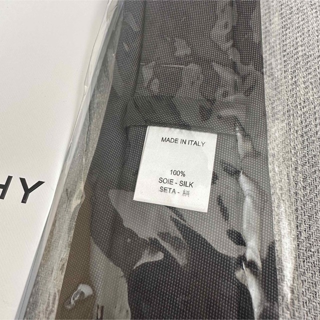 GIVENCHY(ジバンシィ)の【新品未使用箱付き】GIVENCHY シルクネクタイ メンズのファッション小物(ネクタイ)の商品写真