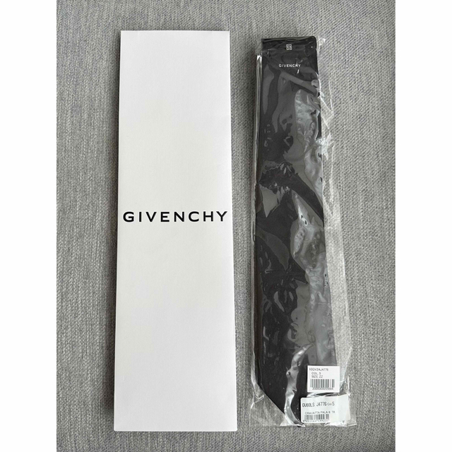 GIVENCHY(ジバンシィ)の【新品未使用箱付き】GIVENCHY シルクネクタイ メンズのファッション小物(ネクタイ)の商品写真