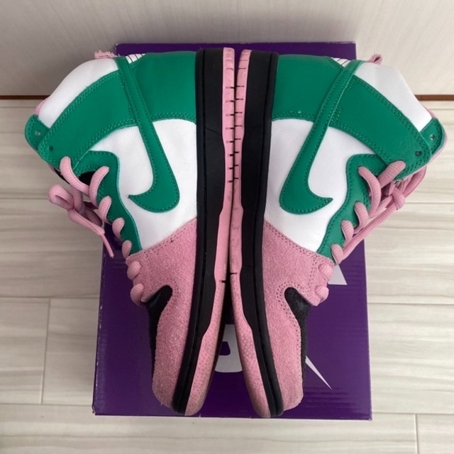 NIKE(ナイキ)のNIKE SB ダンクハイ セルティックス Celtics DUNK HIGH メンズの靴/シューズ(スニーカー)の商品写真