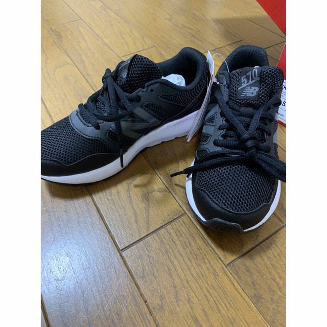 New Balance(ニューバランス)のニューバランス　570 YK570BK キッズ/ベビー/マタニティのキッズ靴/シューズ(15cm~)(スニーカー)の商品写真