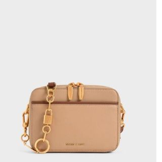 チャールズアンドキース(Charles and Keith)のﾁｬｰﾙｽﾞ&　ｷｰｽ　☆モチーフベージュバック(ショルダーバッグ)