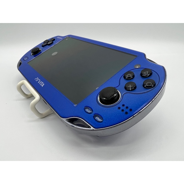 PlayStation Vita(プレイステーションヴィータ)の【液晶美品】PlayStation Vita ブルー PCH-1100 本体 エンタメ/ホビーのゲームソフト/ゲーム機本体(携帯用ゲーム機本体)の商品写真