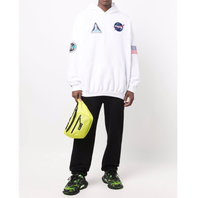 Balenciaga(バレンシアガ)のラスト１【新品】バレンシアガ NASA コラボ オーバーサイズ パーカー 白 メンズのトップス(パーカー)の商品写真