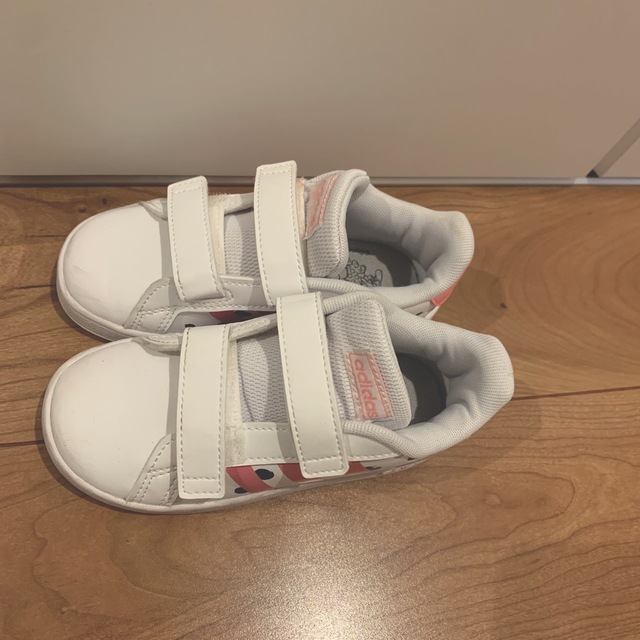 adidas(アディダス)のadidasスニーカー　16 キッズ/ベビー/マタニティのキッズ靴/シューズ(15cm~)(スニーカー)の商品写真