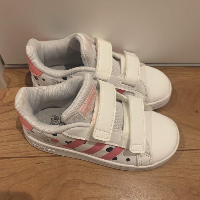 adidas(アディダス)のadidasスニーカー　16 キッズ/ベビー/マタニティのキッズ靴/シューズ(15cm~)(スニーカー)の商品写真