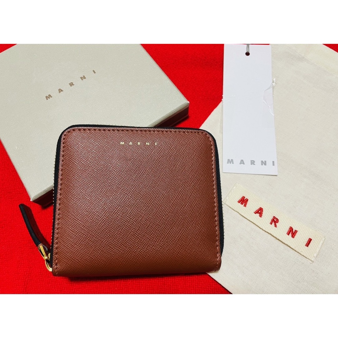 Marni(マルニ)の定価¥70400新品正規　MARNI マルニ　折り財布　茶色　ブラウン レディースのファッション小物(財布)の商品写真