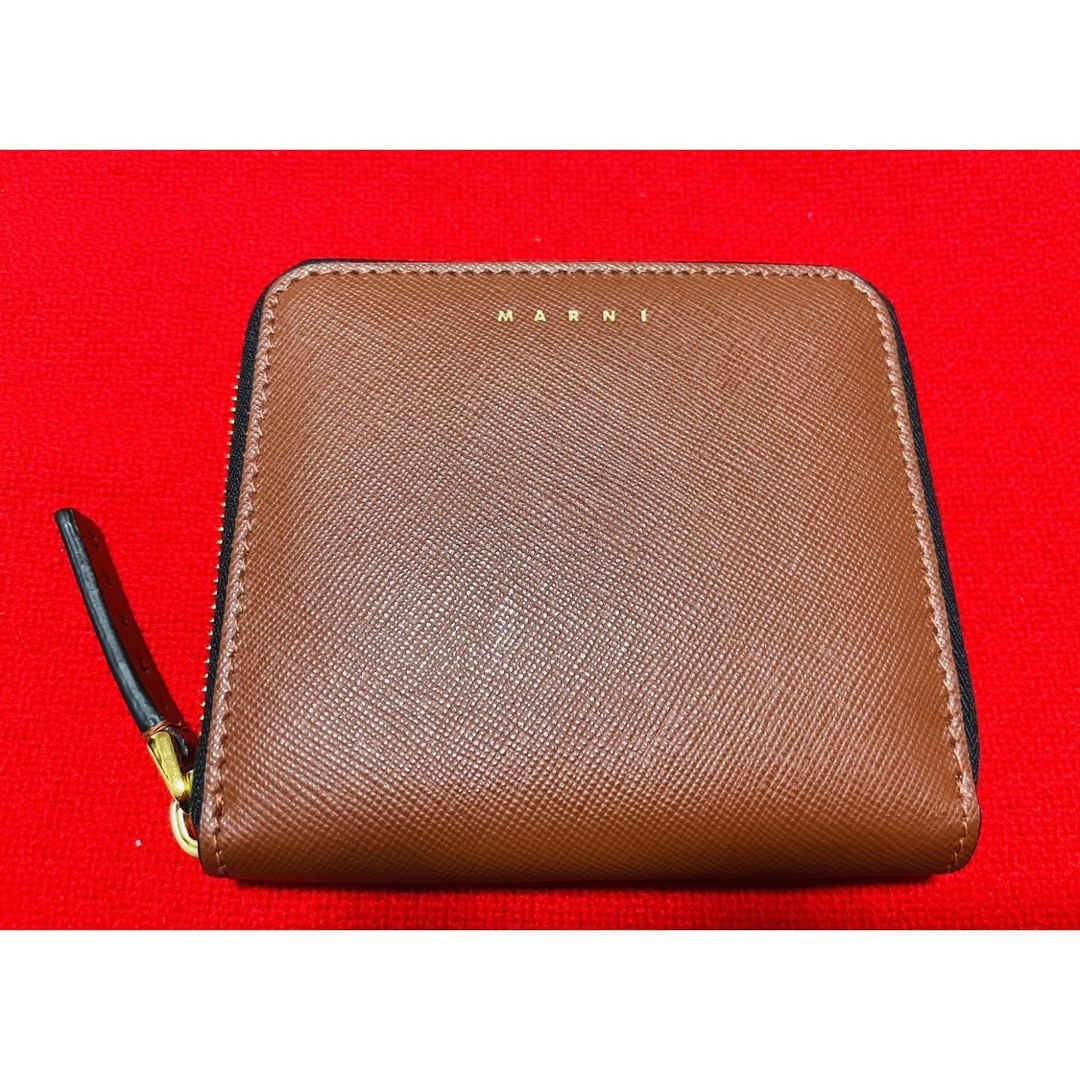 Marni(マルニ)の定価¥70400新品正規　MARNI マルニ　折り財布　茶色　ブラウン レディースのファッション小物(財布)の商品写真