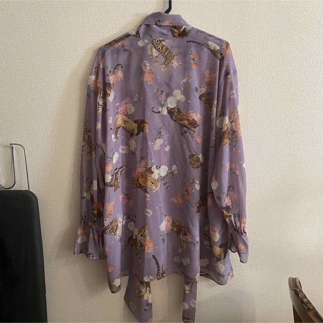 &ellecy(&エルシー) ネコ科 虎 トラ ヒョウ ライオン 花柄 ブラウス