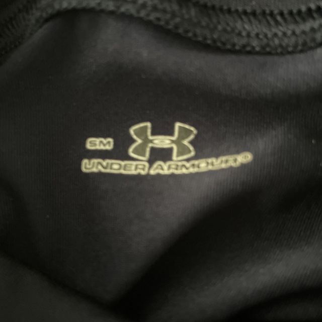 UNDER ARMOUR(アンダーアーマー)のアンダーアーマー　アンダーシャツ スポーツ/アウトドアのサッカー/フットサル(ウェア)の商品写真