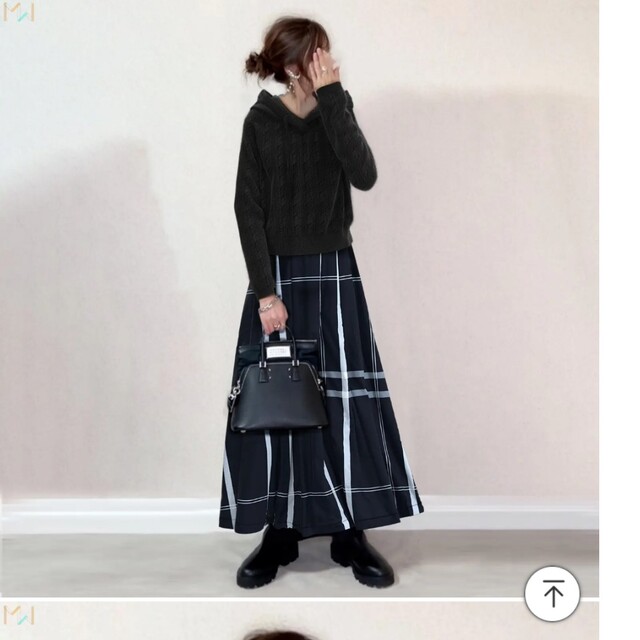 2点セット パーカー＋チェック柄Aラインスカート レディースのスカート(ロングスカート)の商品写真