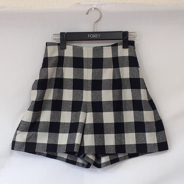 女性が喜ぶ♪ FOXEY ネイビー フォクシー 未使用新品 ショートパンツ