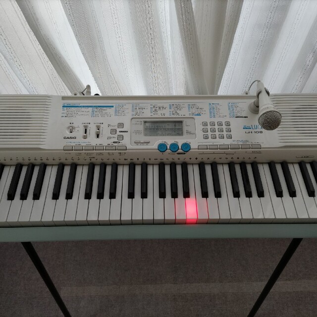 CASIO(カシオ)のLK-108　CASIO電子ピアノキーボード☆折りたたみ椅子付き☆中古　着払い 楽器の鍵盤楽器(電子ピアノ)の商品写真
