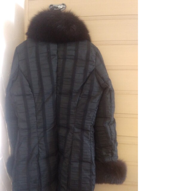 ANTEPRIMA(アンテプリマ)の襟袖ファ付き　ANTEPRIMAコート レディースのジャケット/アウター(毛皮/ファーコート)の商品写真