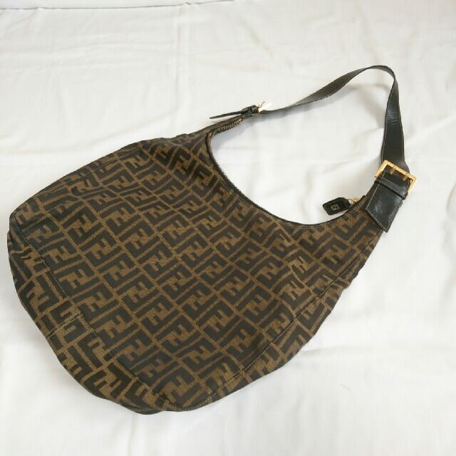 FENDI フェンディ ズッカ柄ワンショルダーバック お気に入りの 9800円