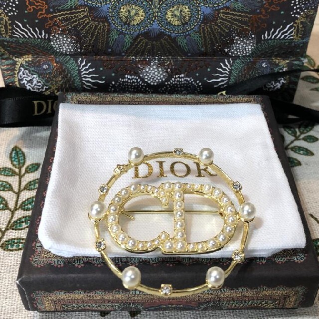 Christian Dior - 底値 早い者勝ち‼️ Dior ️ ブローチ ★★★の通販 by 早い者勝ち!⚠️⚠️'s shop