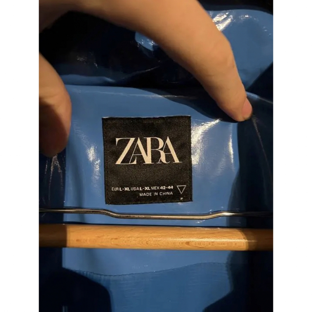 ZARA(ザラ)のZARA シャイニー　パフジャケット メンズのジャケット/アウター(ダウンジャケット)の商品写真