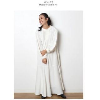 ザラ(ZARA)のmeri ミーリー/バルーン袖ワンピース/(完売品)ホワイト(ロングワンピース/マキシワンピース)