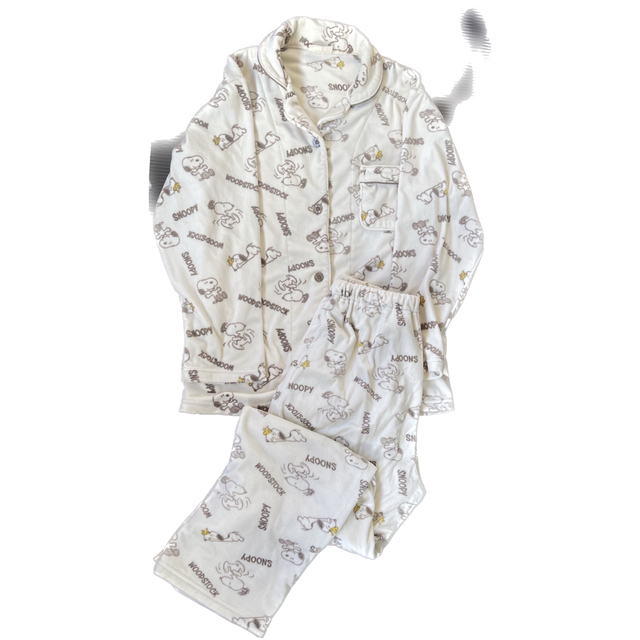 SNOOPY(スヌーピー)のパジャマ　スヌーピー　ふわふわ素材　ベージュ　M レディースのルームウェア/パジャマ(パジャマ)の商品写真