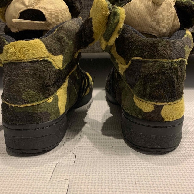 JEREMY SCOTT(ジェレミースコット)のadidas JS CAMOBEAR スニーカー メンズの靴/シューズ(スニーカー)の商品写真