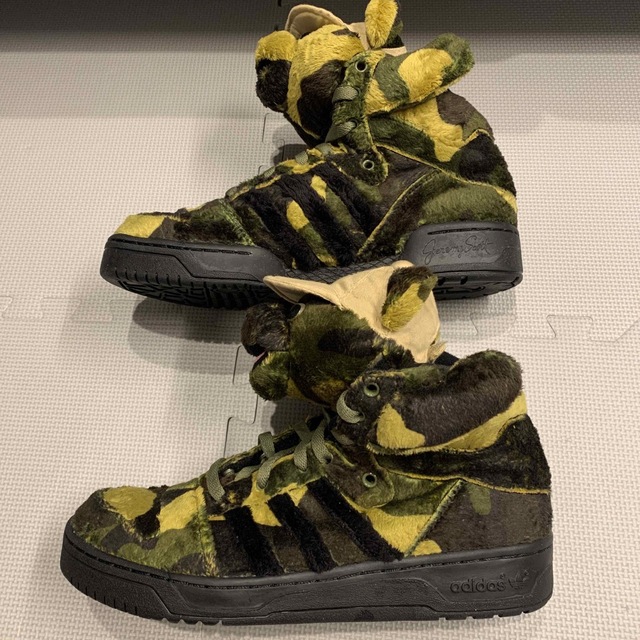 JEREMY SCOTT(ジェレミースコット)のadidas JS CAMOBEAR スニーカー メンズの靴/シューズ(スニーカー)の商品写真