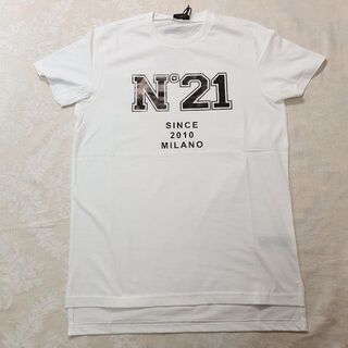 今季新作 ヌメロ N21 ロゴTシャツ