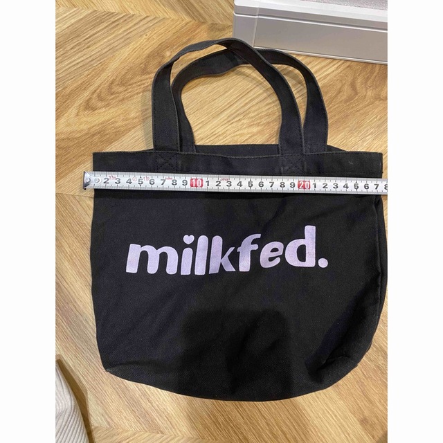 MILKFED.(ミルクフェド)のmilkfed. ミルクフェド ミニトートバッグ ランチバッグ 黒  レディースのバッグ(トートバッグ)の商品写真