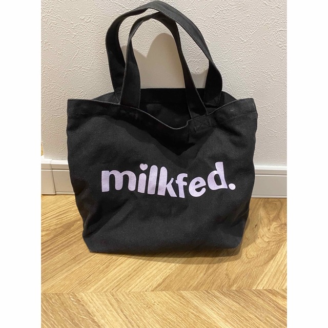 MILKFED.(ミルクフェド)のmilkfed. ミルクフェド ミニトートバッグ ランチバッグ 黒  レディースのバッグ(トートバッグ)の商品写真