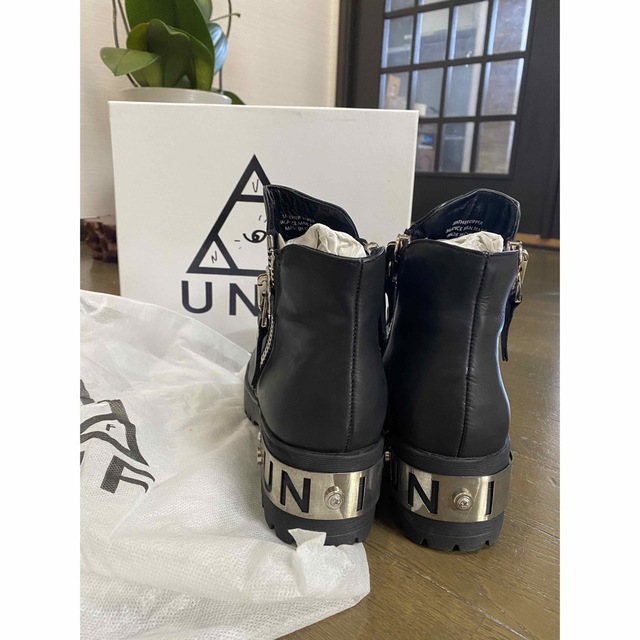 UNIF(ユニフ)のUNIF ユニフ　厚底　ショートブーツ   ジップアッププレート　革　US8 レディースの靴/シューズ(ブーツ)の商品写真