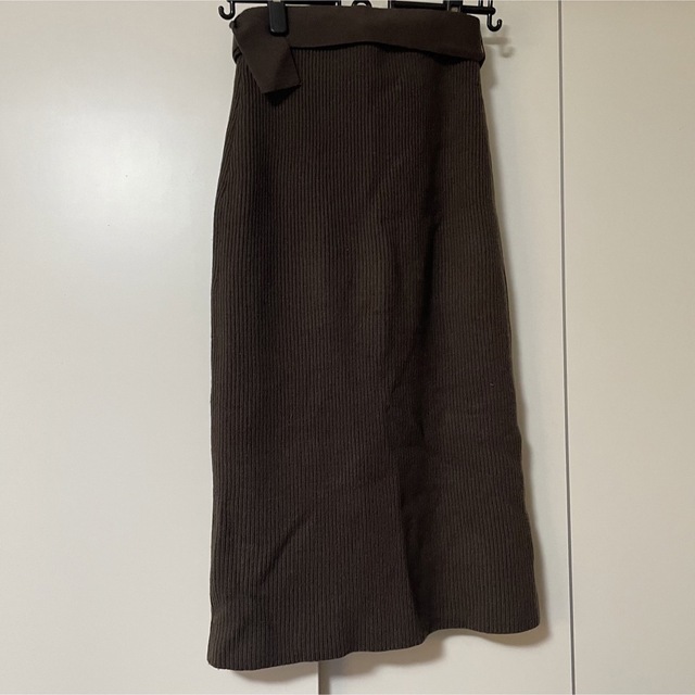 Mila Owen(ミラオーウェン)のミラオーウェン　畦編み　ハイネックニットベルト付スカートニットセットアップ レディースのワンピース(ロングワンピース/マキシワンピース)の商品写真