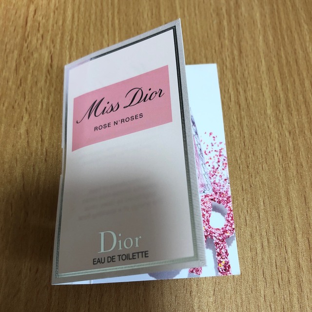 Christian Dior(クリスチャンディオール)のMiss Dior香水試供品 コスメ/美容のベースメイク/化粧品(その他)の商品写真