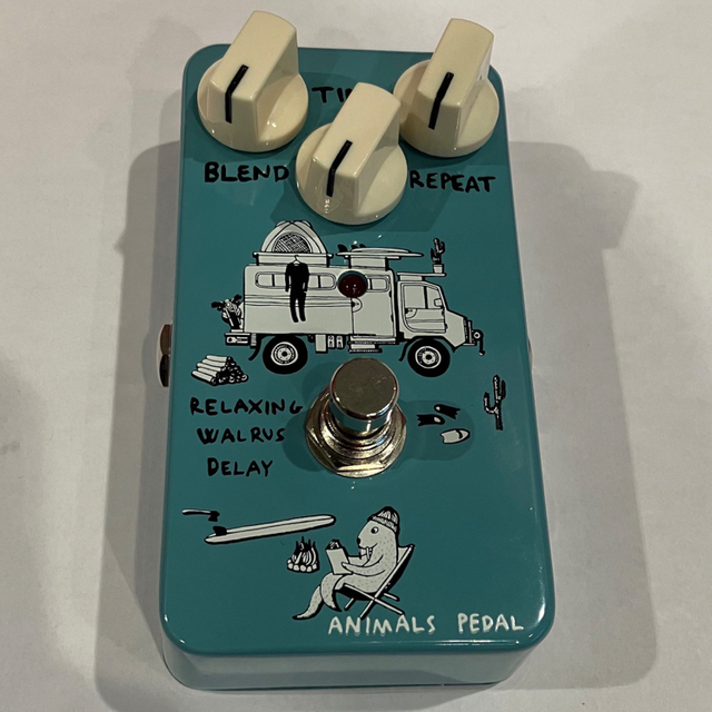 Ninevolt pedals relaxing walrus delay