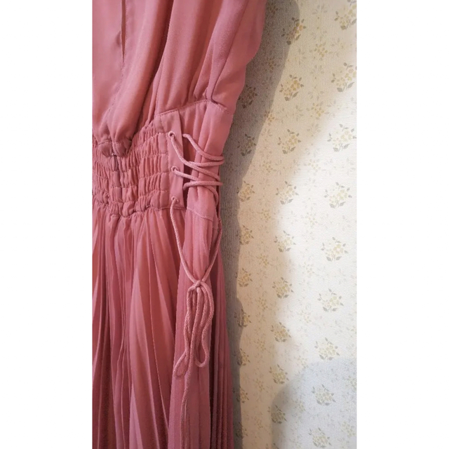 Lily Brown(リリーブラウン)のLILY BROWN   リリーブラウン　ドレス　ワンピース レディースのワンピース(ロングワンピース/マキシワンピース)の商品写真
